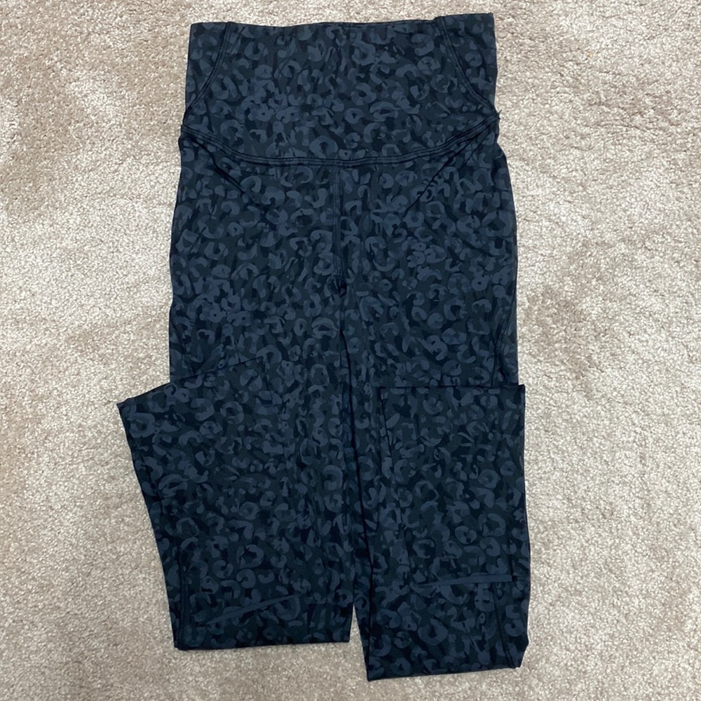 Lululemon leggings, great condition.